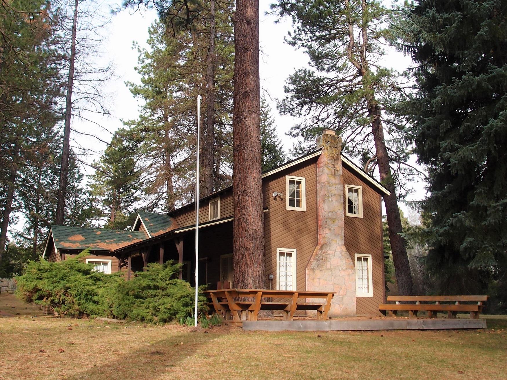 Exterior shot of Haberman Cabin at Cold Springs Resort, on the Metolius River in Camp Sherman, Oregon