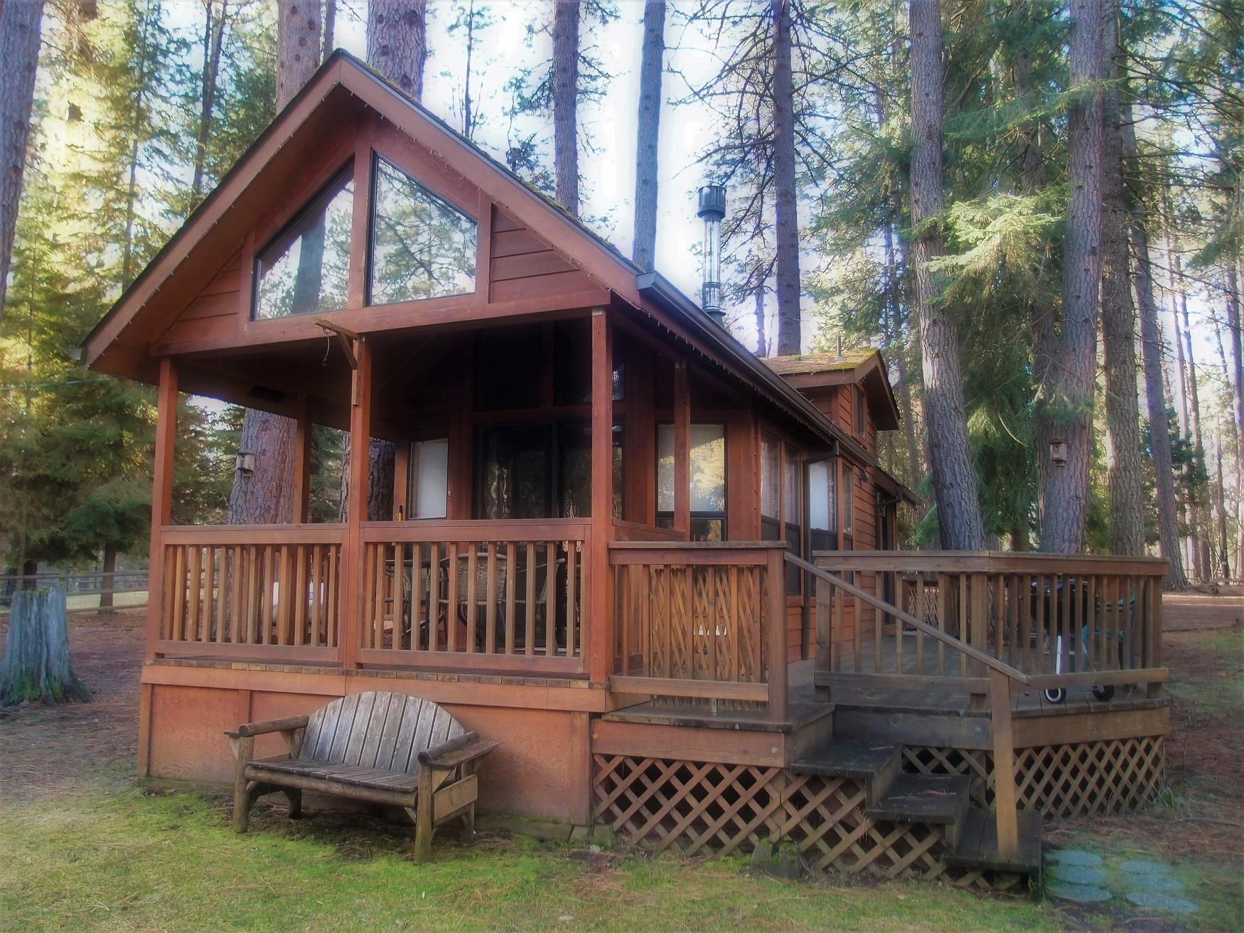 Exterior of Aspen Cabin at Cold Springs Resort in Camp Sherman, OR